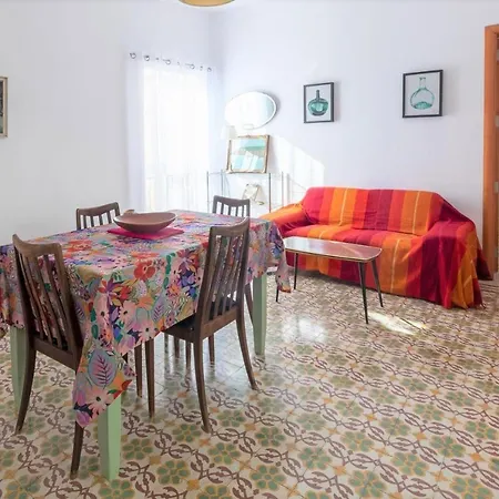 Beautiful, Spacious In Central Appartement