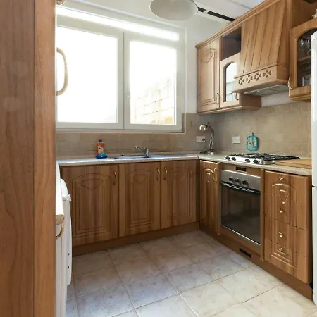 Beautiful, Spacious In Central Appartement *