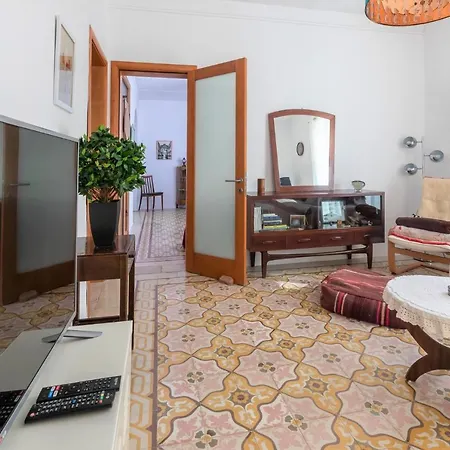 Beautiful, Spacious In Central *